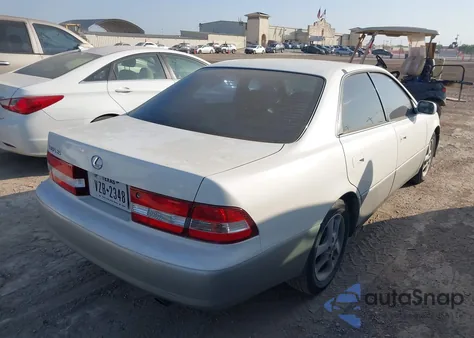 2001 Lexus Es 300 from USA, damaged, VIN JT8BF28G510336683